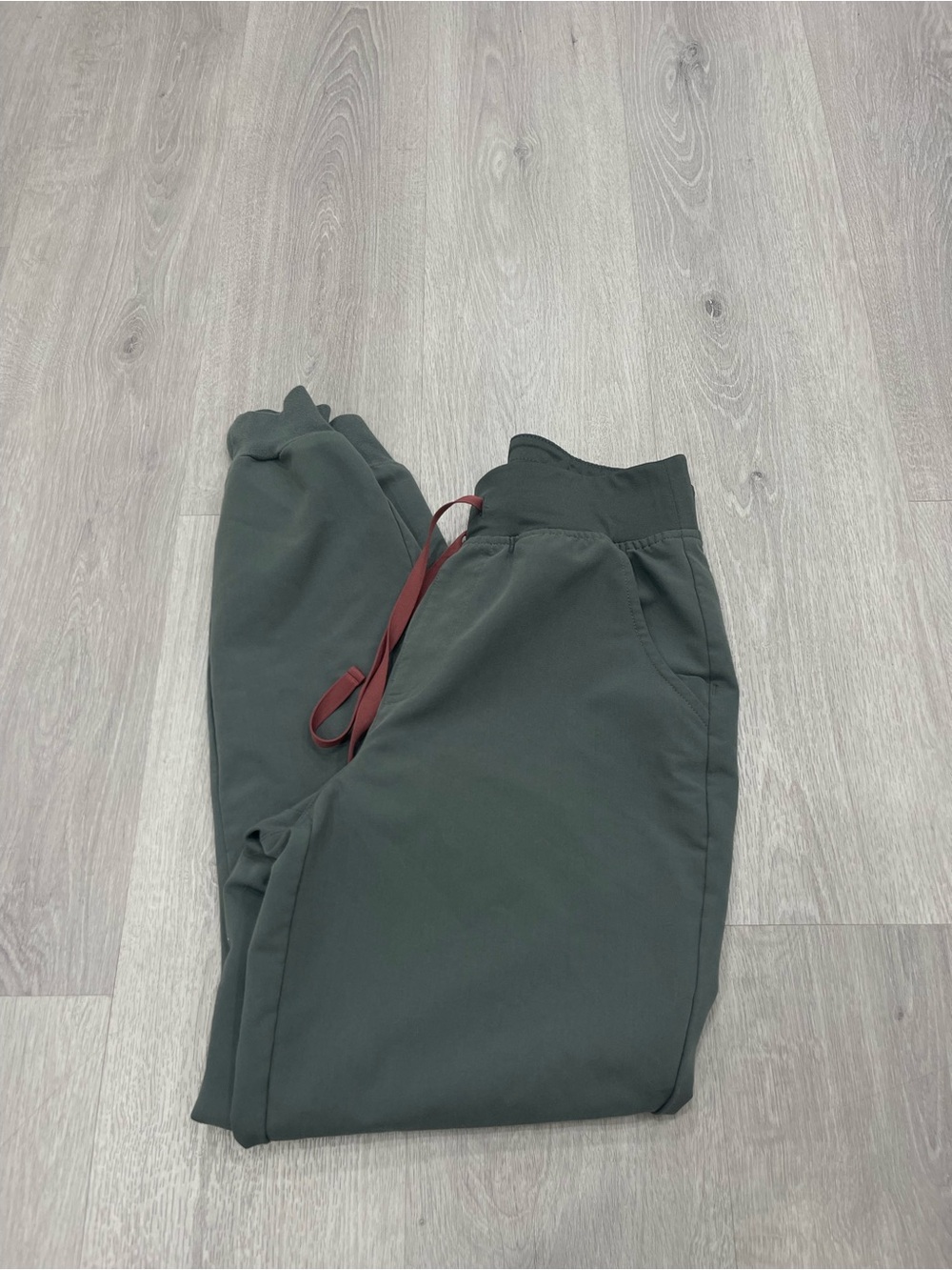 Figs jogger scrub pants size small